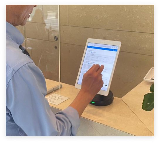 AIA 타워와 NE150 POS 스탠드