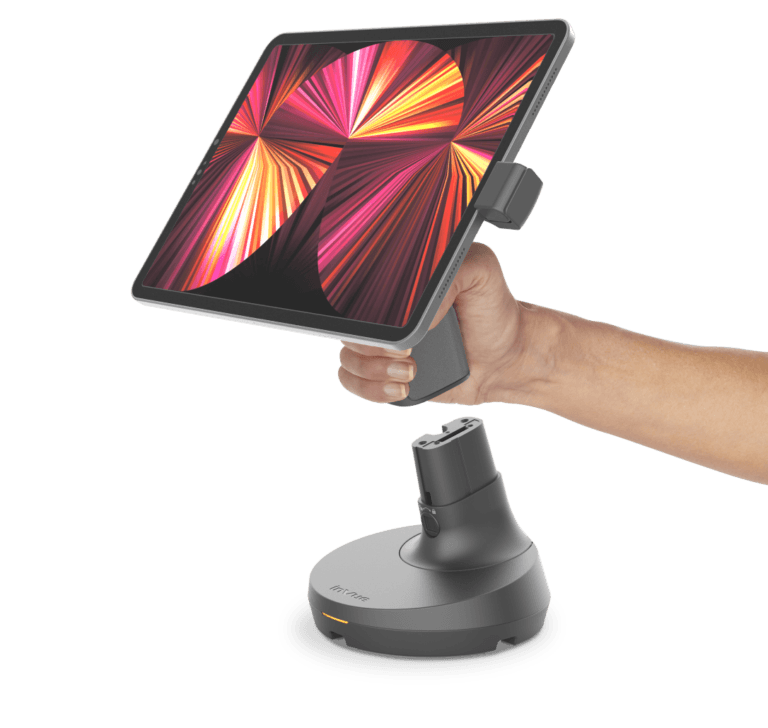 태블릿 스탠드가 받침대에서 분리되고 있다