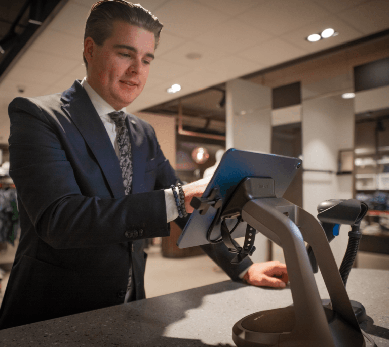 Only For Men, InVue 협력합니다