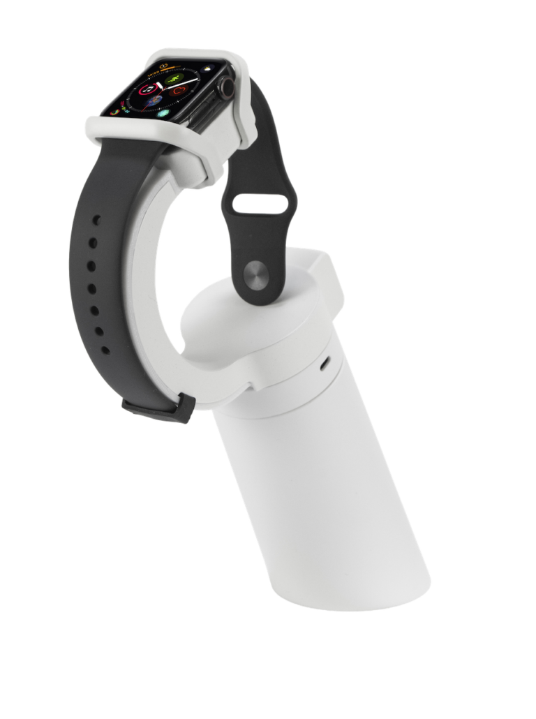 화이트 디스플레이 스탠드 위의 스마트워치