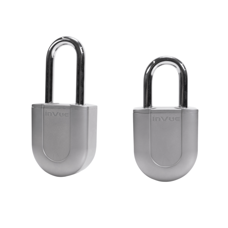 두 가지 크기의 자물쇠 두 개