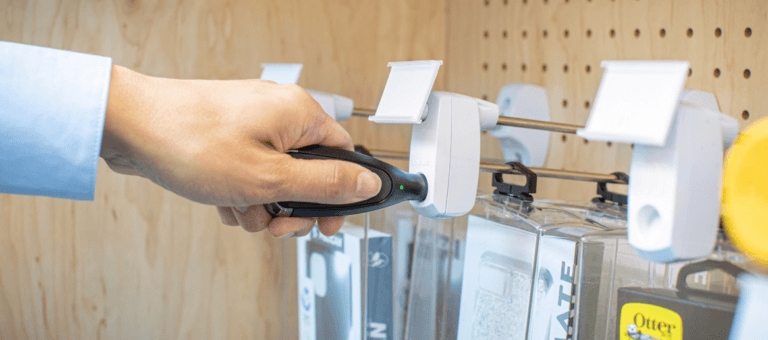 OneKEY로 스마트 도어락 열기