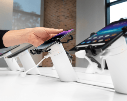 OnePOD에 장착된 휴대폰