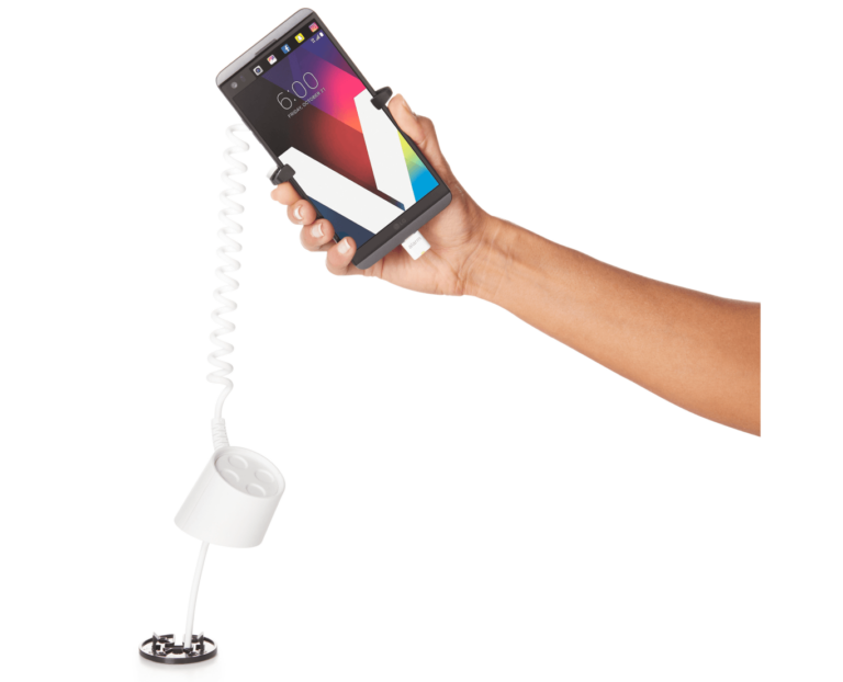 손으로 잡고 있는 고정 장치에 부착된 스마트폰