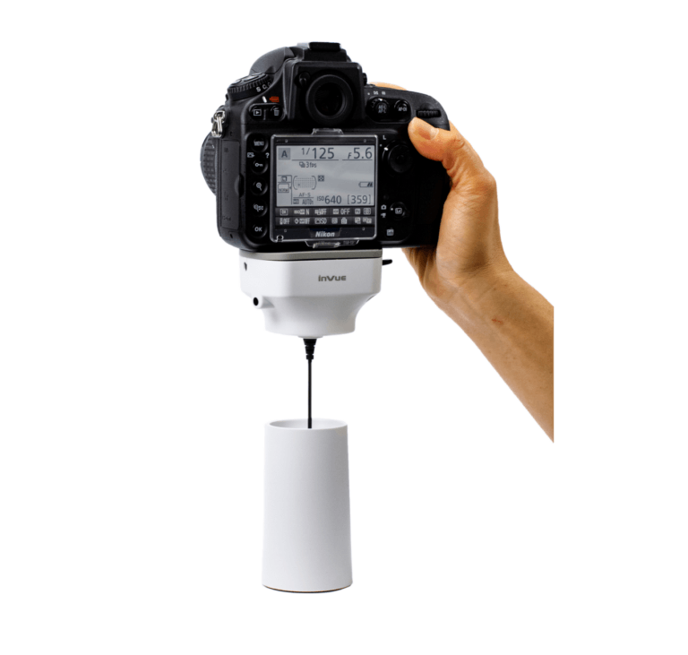 보안 디스플레이에 장착된 카메라