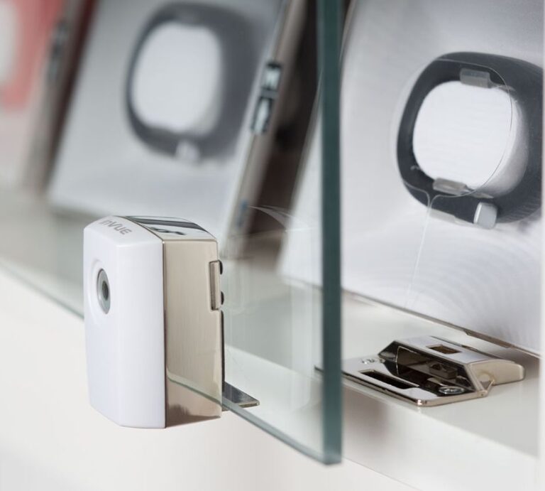 화이트 컬러의 InVue 락, 고급 보안 솔루션을 위해 설계됨