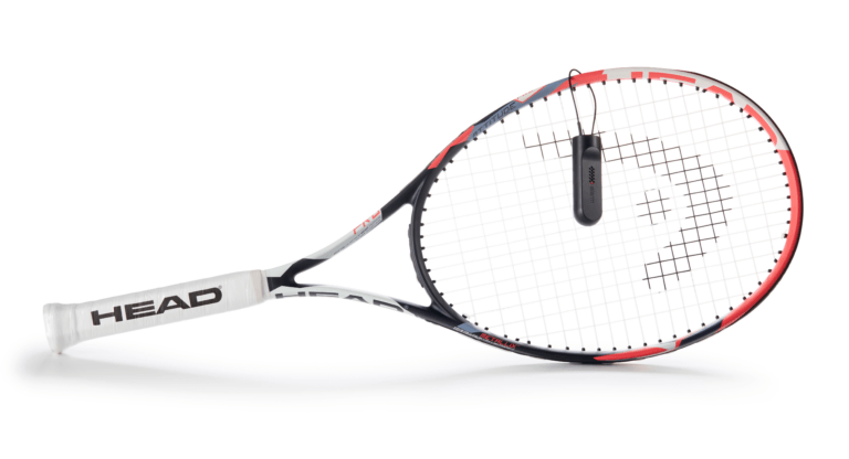 InVue 잠금장치로 고정된 테니스 라켓