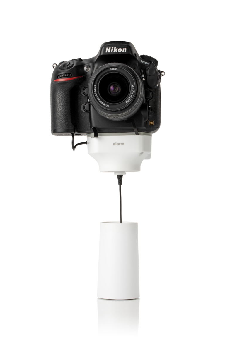 보안 디스플레이에 장착된 카메라