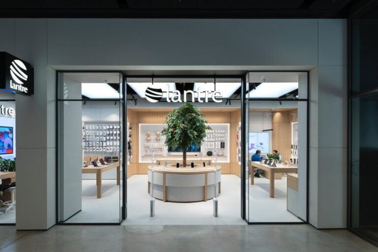 폴란드 란트레 무선 매장 외관