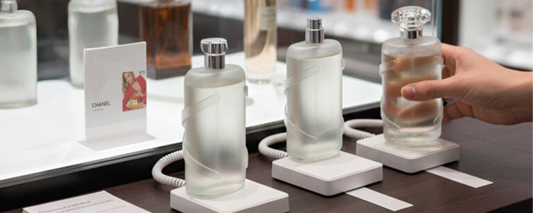 향수 절도가 증가하고 있으며 직원들이 경고를 보내고 있다. 소매업체들은 귀 기울여야 한다.