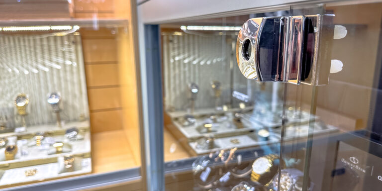 보석상이 보안 강화와 동시에 일상 업무를 간소화한 방법