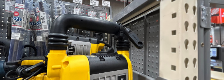 주택 개조 매장의 절도 문제: 매출 저하 없이 고가 공구를 보호하는 방법